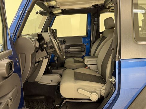 Used 2009 Jeep Wrangler X AWD/4WD image 5