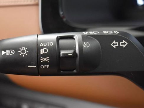 Used 2023 Nissan Pathfinder Platinum AWD/4WD image 28