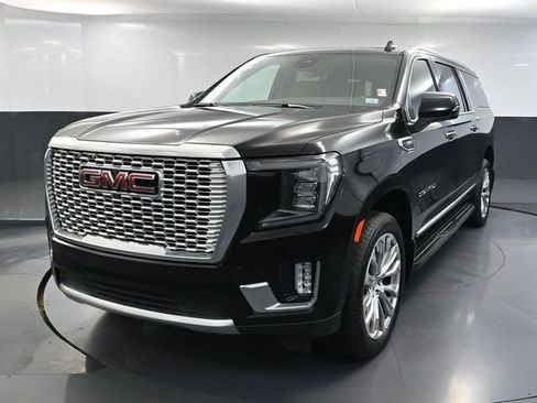 Used 2024 GMC Yukon XL Denali w/ Advanced Technology Package image 12