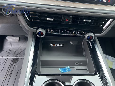 New 2026 Chevrolet Tahoe High Country AWD/4WD image 8