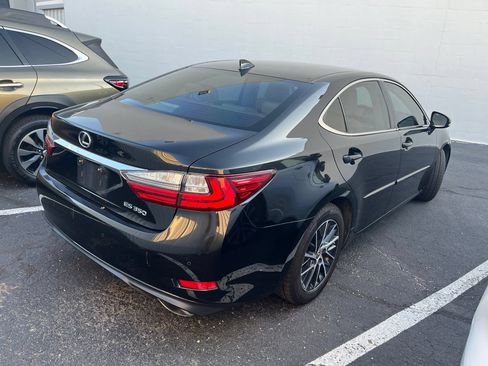 Used 2017 Lexus ES 350 w/ Luxury Package FWD image 4
