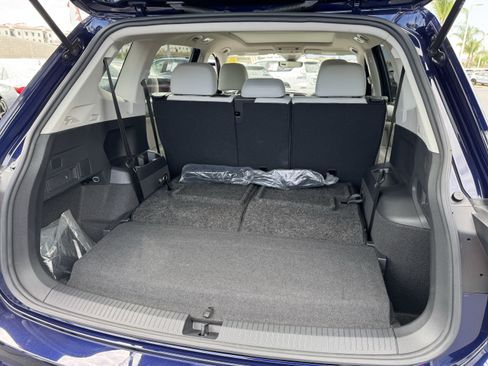 Certified 2023 Volkswagen Tiguan SE FWD image 37
