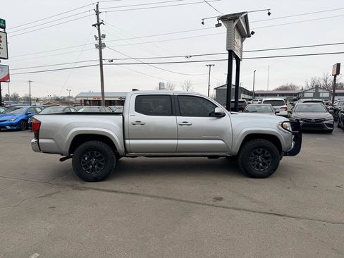 Used 2022 Toyota Tacoma SR5 image 6