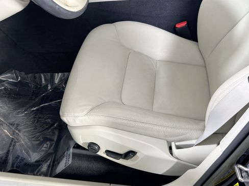 Used 2023 Volvo XC60 B5 Core w/ Climate Package image 19