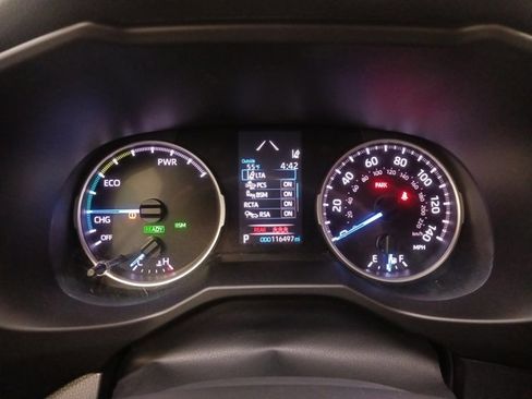 Used 2019 Toyota RAV4 LE image 18