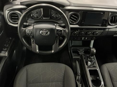 Used 2019 Toyota Tacoma SR5 AWD/4WD image 13