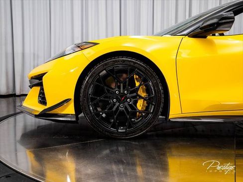 Used 2026 Chevrolet Corvette ZR1 w/ ZR1 Carbon Fiber Aero Package RWD image 17