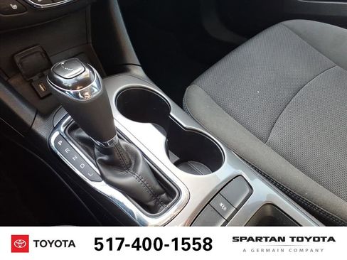 Used 2017 Chevrolet Cruze LT image 21