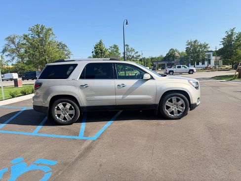 Used 2017 GMC Acadia Limited SLT AWD/4WD image 4