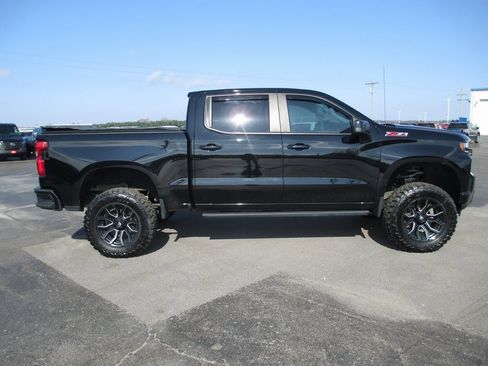 Used 2021 Chevrolet Silverado 1500 RST image 3
