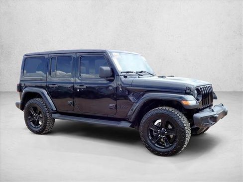 Used 2022 Jeep Wrangler Unlimited Sahara AWD/4WD image 6