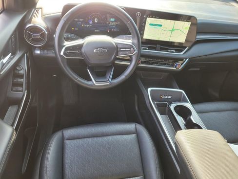 Used 2025 Chevrolet Equinox LT w/ Convenience Package II FWD image 13