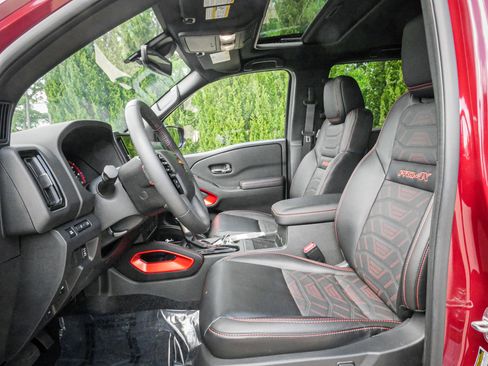 Used 2025 Nissan Frontier PRO-4X w/ Pro Premium Package image 16