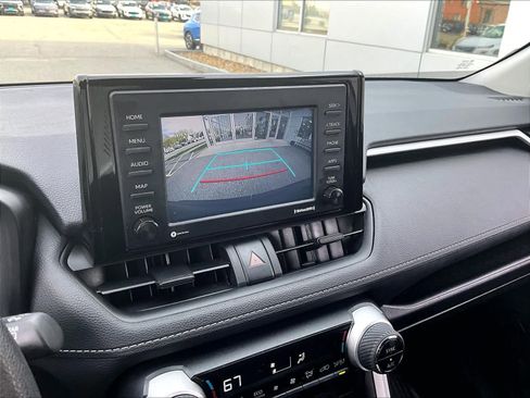 Used 2021 Toyota RAV4 LE image 19