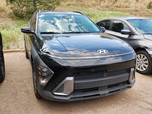 Used 2024 Hyundai Kona SEL w/ Convenience Package FWD image 2