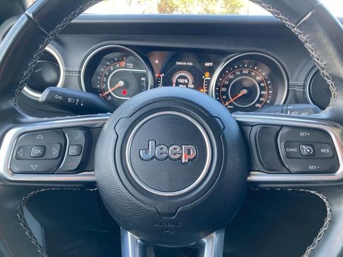 Used 2022 Jeep Gladiator Overland w/ Popular Equipment Package image 19