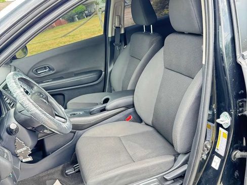 Used 2021 Honda HR-V LX image 16