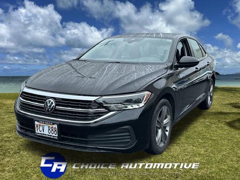 Used 2024 Volkswagen Jetta SE image 1