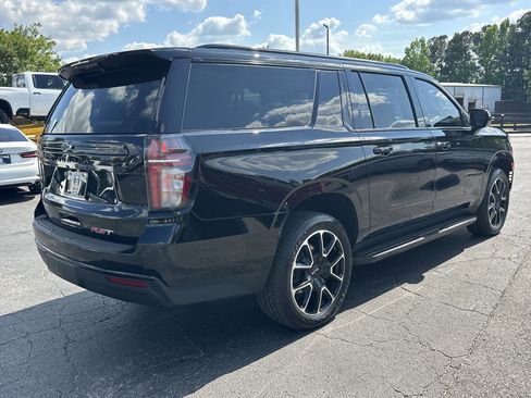Used 2023 Chevrolet Suburban RST RWD image 8