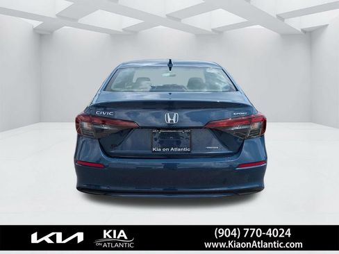 Used 2025 Honda Civic Sport image 4