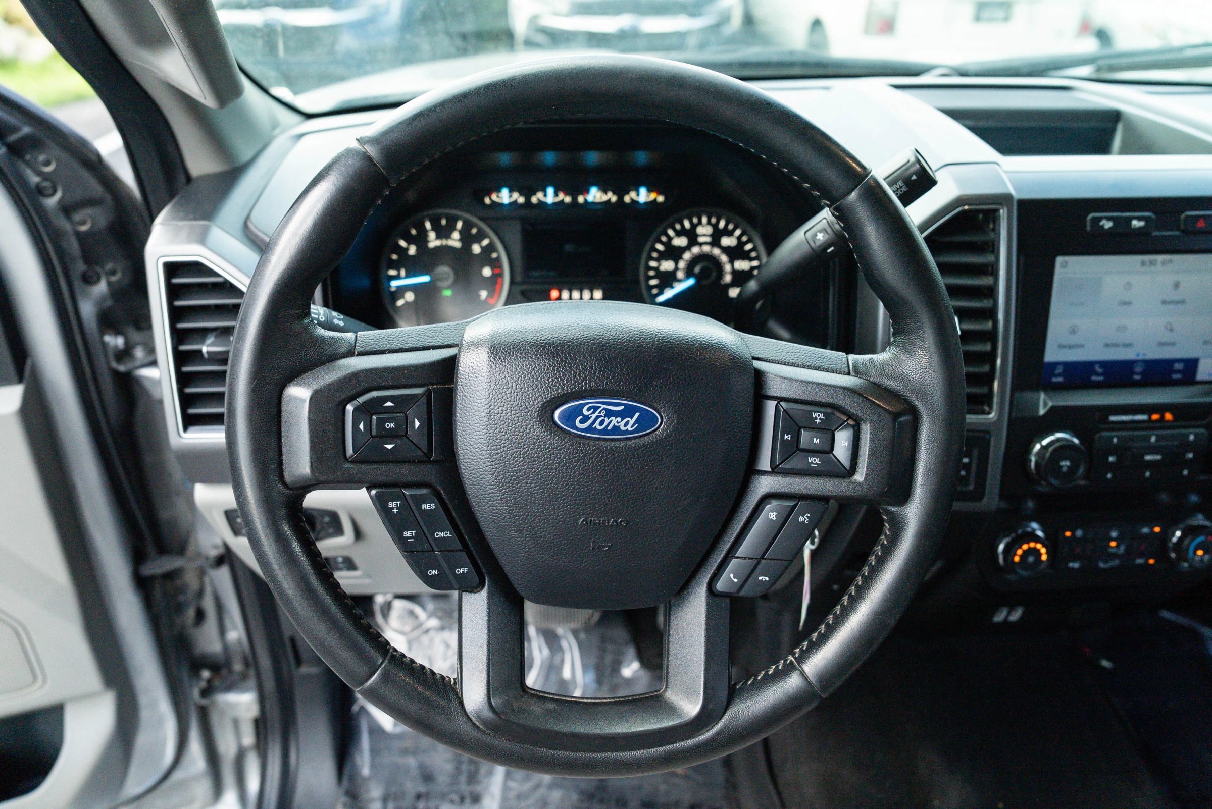 Used 2020 Ford F150 XLT w/ Equipment Group 302A Luxury AWD/4WD image 9