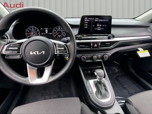 Used 2022 Kia Forte LXS FWD image 7