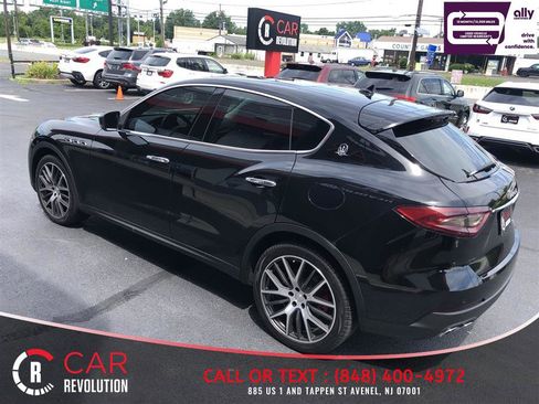 Used 2017 Maserati Levante AWD/4WD image 5