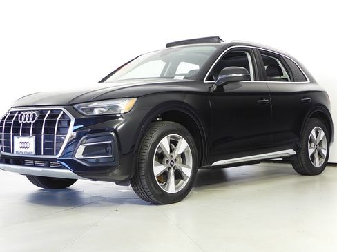 Used 2023 Audi Q5 2.0T Premium w/ Convenience Package image 2