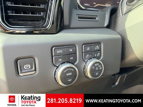 Used 2025 GMC Sierra 2500 AT4 w/ AT4 Preferred Package AWD/4WD image 15