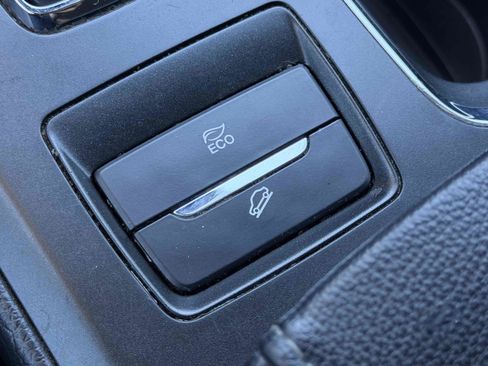 Used 2018 Ford Fusion SE w/ Equipment Group 602A FWD image 34