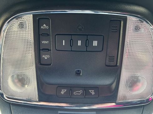 Certified 2021 Jeep Grand Cherokee Laredo X AWD/4WD image 31
