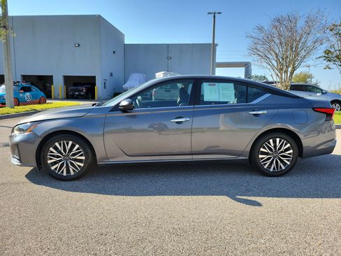 Certified 2024 Nissan Altima 2.5 SV FWD image 9