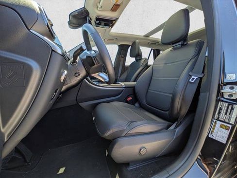 Used 2025 Mercedes-Benz GLC 350e 4MATIC image 17