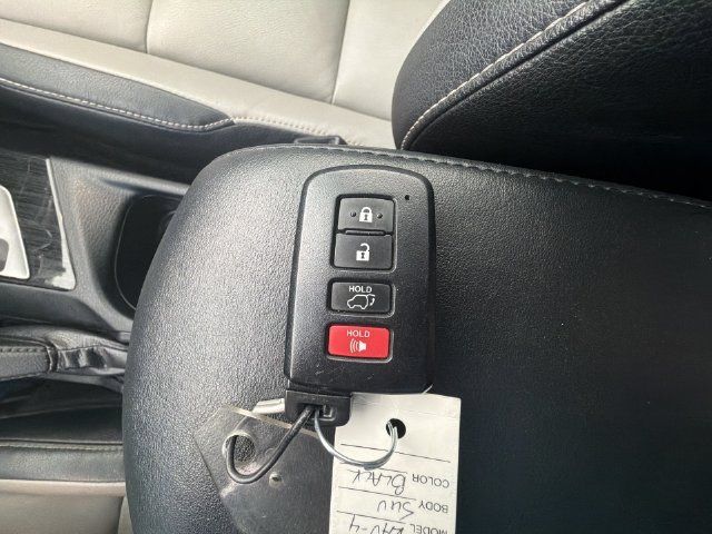 Used 2017 Toyota RAV4 Limited w/ Carpet Mat Package AWD/4WD image 32