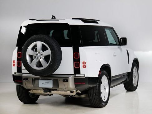 Used 2025 Land Rover Defender 90 X-Dynamic SE AWD/4WD image 2