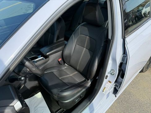 Used 2025 Nissan Altima 2.5 SR FWD image 7