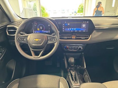 Used 2025 Chevrolet TrailBlazer LT AWD/4WD image 15