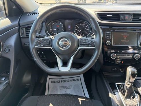 Used 2018 Nissan Rogue SV image 23