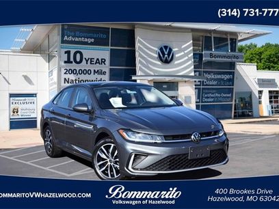 Certified 2025 Volkswagen Jetta SE w/ Sunroof Package