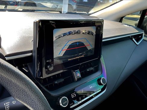 Used 2025 Toyota Corolla LE image 23