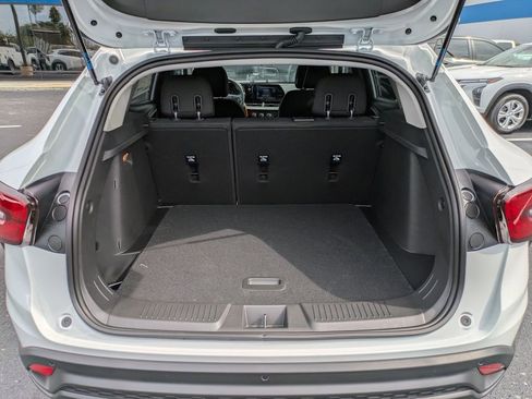 New 2026 Chevrolet Trax LS w/ Driver Confidence Package image 13