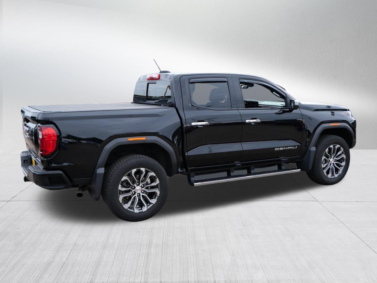 Used 2023 GMC Canyon Denali AWD/4WD image 7