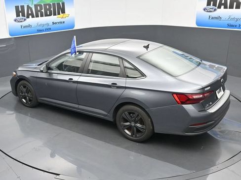 Used 2024 Volkswagen Jetta SE FWD image 21