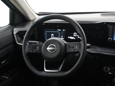 Used 2025 Nissan Kicks S FWD image 14