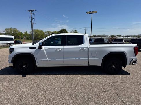Used 2022 GMC Sierra 1500 SLE w/ Enhanced Capability Package AWD/4WD image 2
