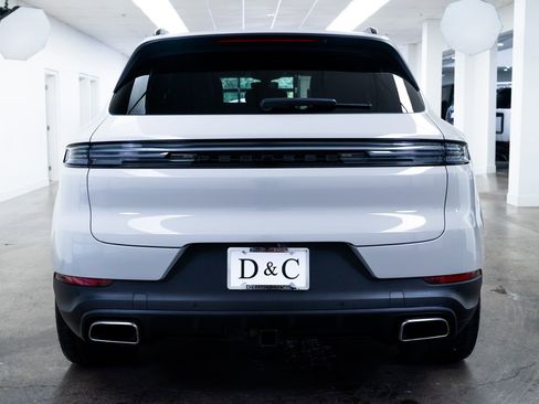 Used 2024 Porsche Cayenne image 5