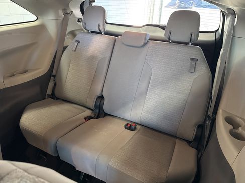 Certified 2021 Toyota Sienna LE image 39