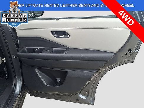 Used 2023 Nissan Pathfinder SL AWD/4WD image 15