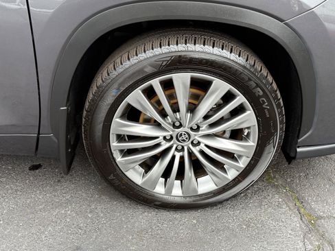 Used 2021 Toyota Highlander Platinum image 12