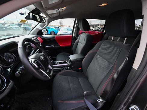 Used 2021 Toyota Tacoma SR5 image 19